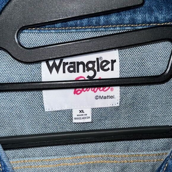 Wrangler-Barbie denim Jean jacket sz XL LE 
Classic 60s jean jacket New w/tags - Picture 11 of 16